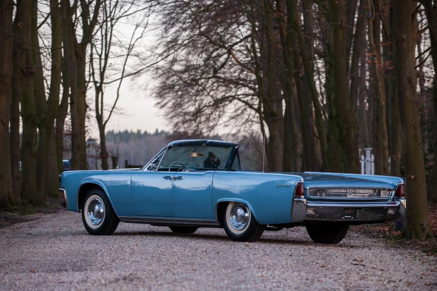 Lincoln Continental Convertible (74A) 1962 года  (фото 16 из 35)